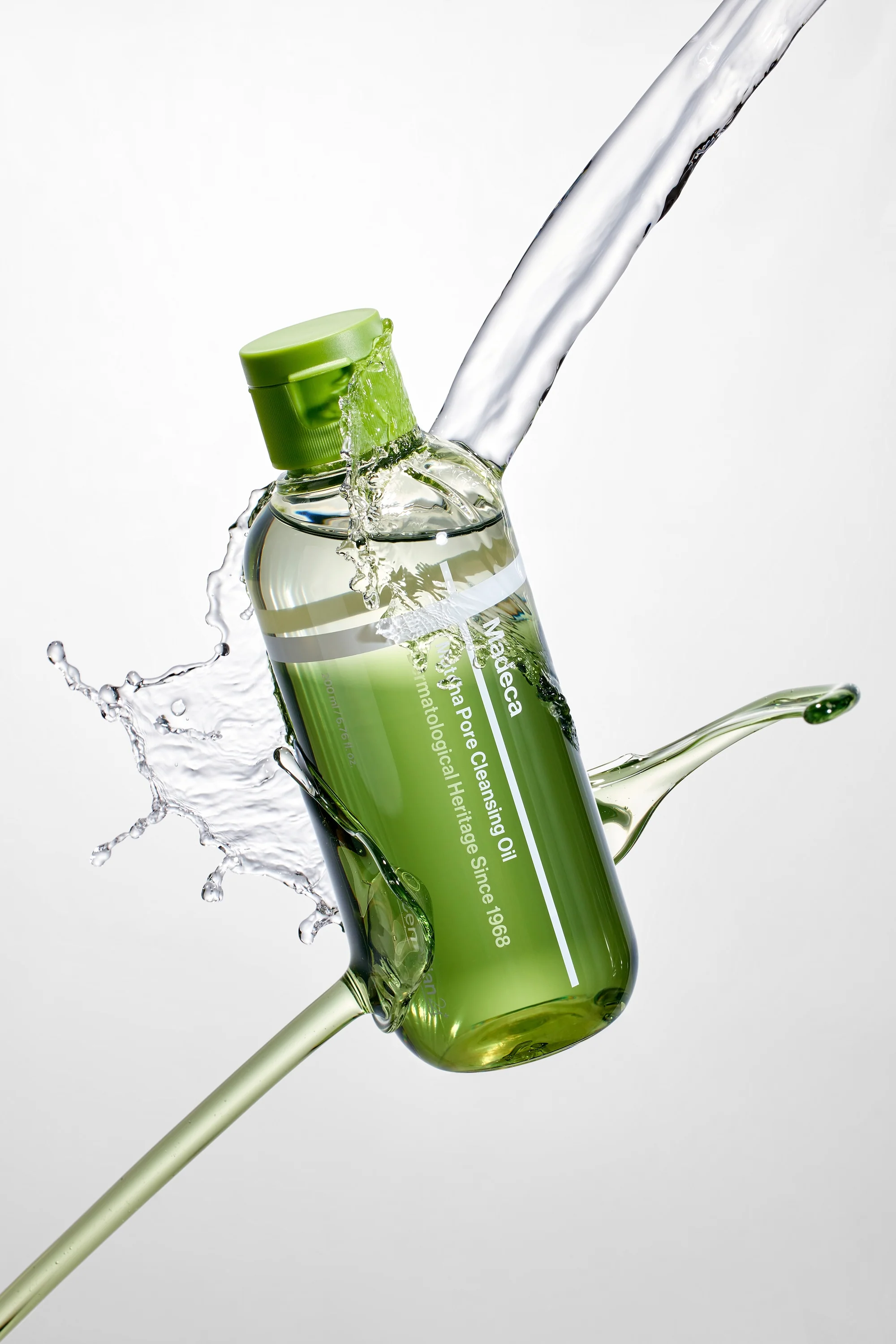 Madeca Matcha Pore Cleansing Oil 200ml - Image 7